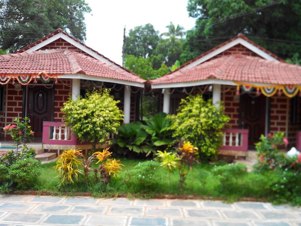 Yash Garden Residency Hotel Ganpatipule Esterno foto